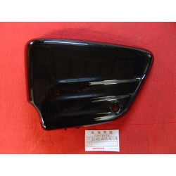 Cache latéral gauche Honda VT125C 03/07 - Réf. 83600-KGB-F00ZA