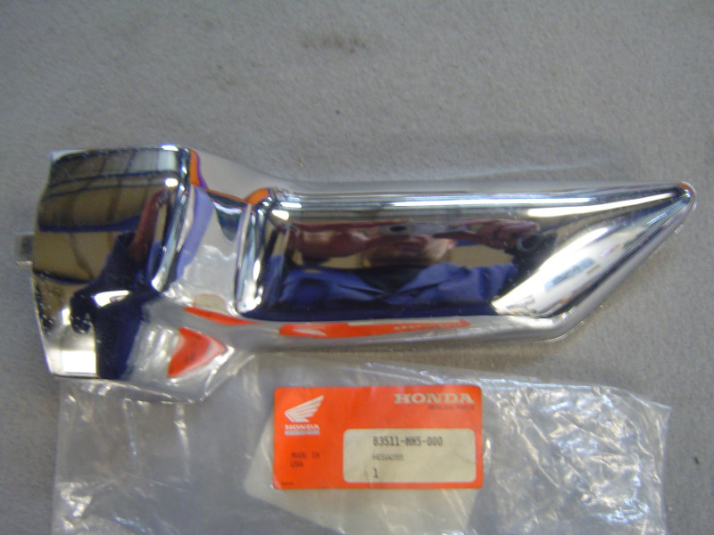 Couvercle supérieur droit Honda GL1500 – Réf. 83511MN5000