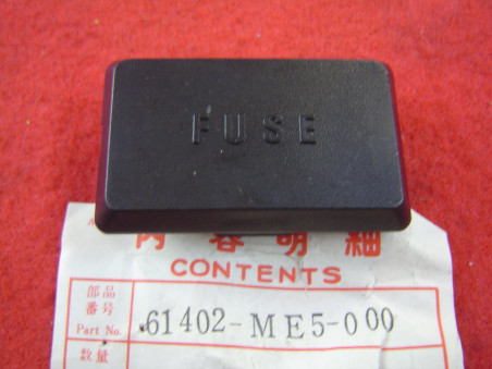 Couvercle boîte à fusibles Honda CBX650 CB650 - Réf 61402ME5000