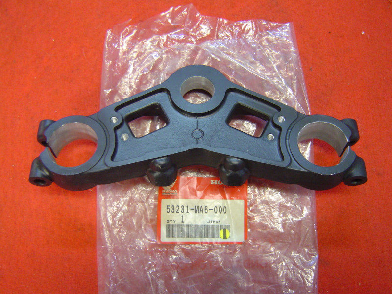 Té de fourche supérieur Honda CBX400F F2 – Réf. 53231MA6000