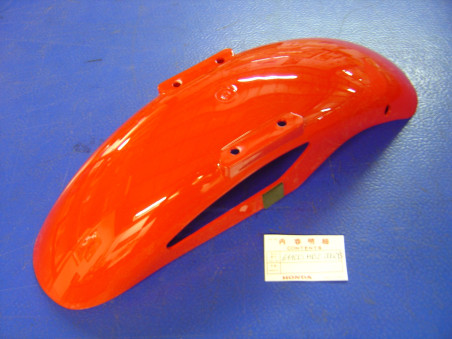 Garde boue avant de VF750F 83/84 CBX750F 84/86 code couleur R110