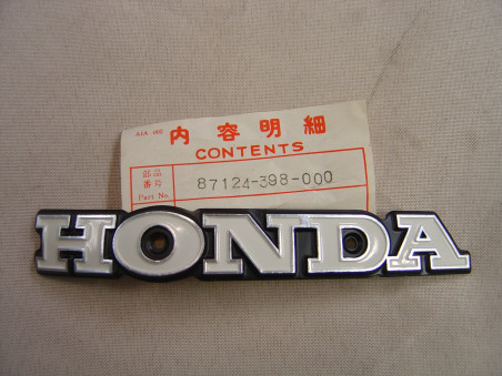 Logo réservoir gauche Honda CG110 – Réf. 87123398000