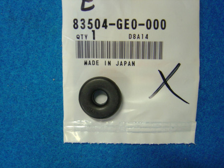 Silentbloc Cache Arrière Honda 83504-GE0-000 | Grommet Moto