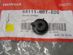 Entretoise de bulle de carénage HONDA 64111-MBT-D20