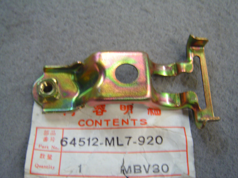 Appui A de dessous d'auvent de VFR750 88-89 HONDA 64512-ML7-920