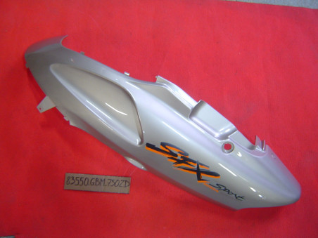 Cache latéral AR gauche Honda SFX50 95 YR125 – Réf. 83550-GBM-750ZD