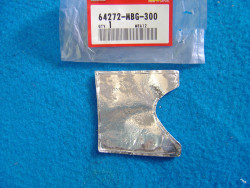 Isolant thermique de face AV de sabot de carénage de VFR800F 98/99 64272-MBG-300
