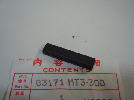 Caoutchouc de protection Honda 83171MT3300