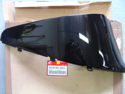 Cache latéral gauche pour VT600C 91 code couleur NH1 (noir)