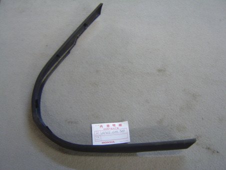 Moulure carénage avant Honda SA50 88 - Réf 64302GY1900