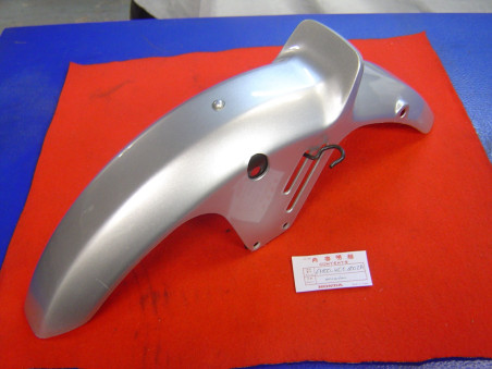 Garde-boue avant Honda CB125TD NH104M – Réf. 61100KC1600ZA