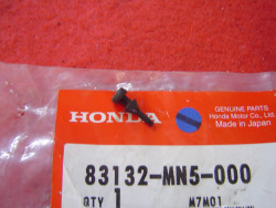 Butée caoutchouc de trappe de réservoir HONDA 83132-MN5-000