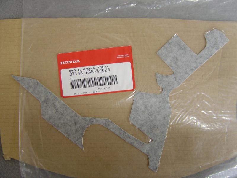 Décor Autocollant Droit Honda CRM125RX 99 – Réf. 87143KAKW20ZB