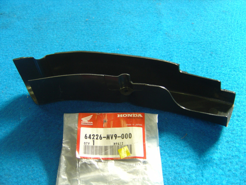 Garniture inférieure gauche Honda CBR600 91-94 - Réf. 64226MV9000