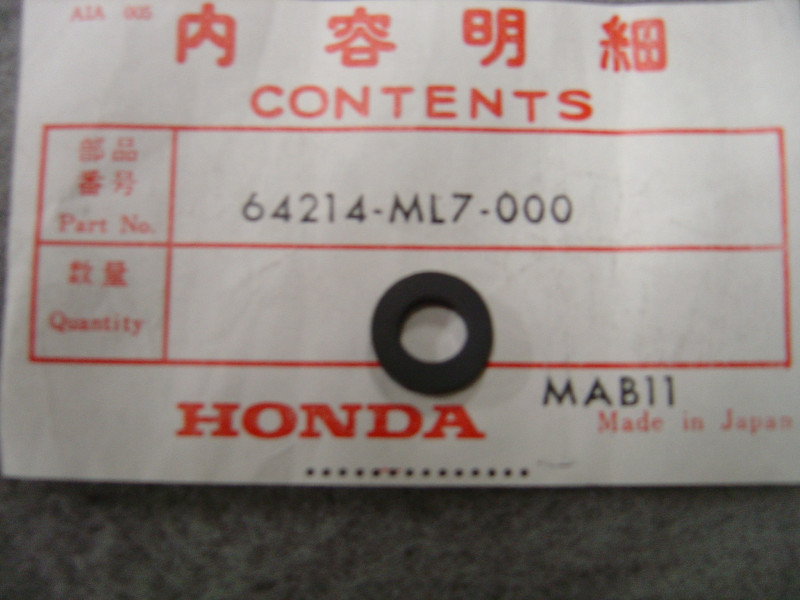 Caoutchouc montage bulle Honda VFR750F 86/87 - Réf. 64214ML7000