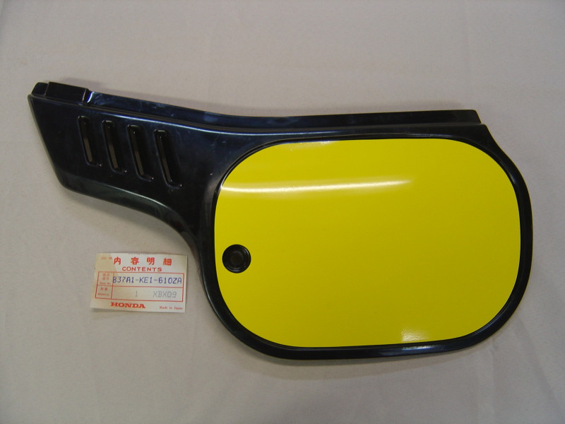 Cache latéral gauche Honda MTX125RW 87 NH1 | Réf. 837A1KE1610ZA