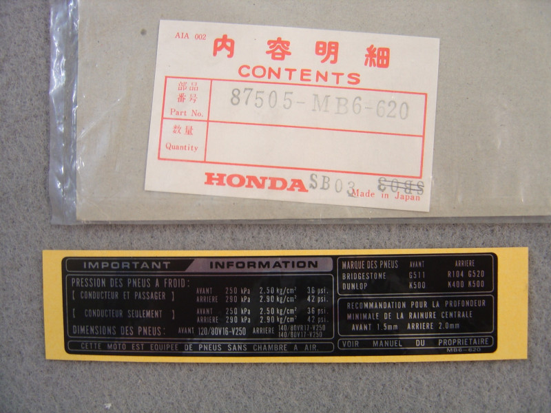 Plaque Avertissement Pneu Honda VF100FE - Réf. 87505MB6620