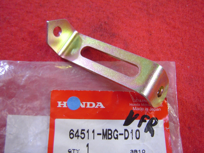 Support fixation carénage Honda VFR800 01 – 64511MBGD10