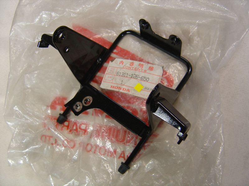 Support Phare Honda DAX ST70K | Réf. 61311126650