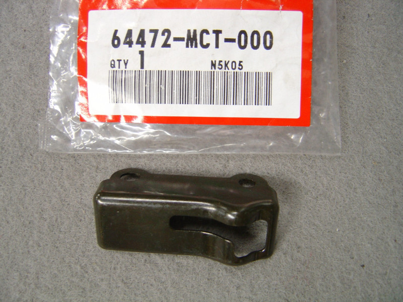 Crochet fixation carénage Honda FJS600 Silver Wing 64472-MCT-000