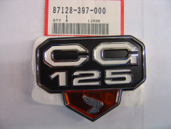Emblème de cache latéral droit de CG125 D3K non utilisé en france