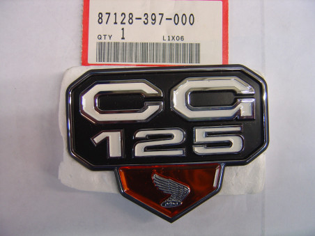 Emblème cache latéral droit Honda CG125 D3K – Réf. 87128-397-000
