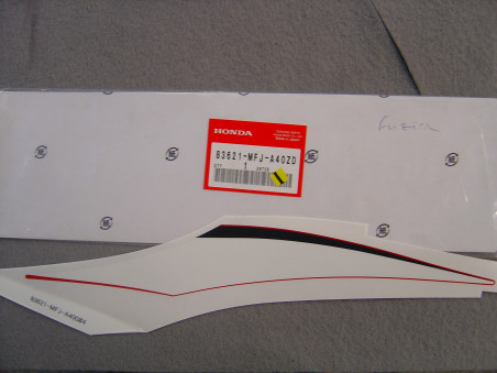 Autocollant carénage arrière gauche Honda CBR600R 2009 | 83621MFJA40ZD
