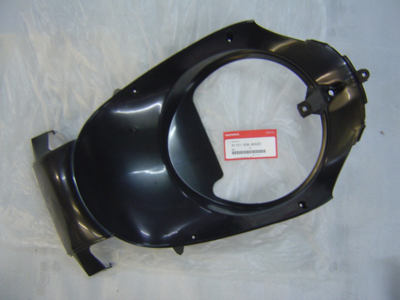Garde-boue avant intérieur Honda SZX50 X8R 61101-GCM-900ZD