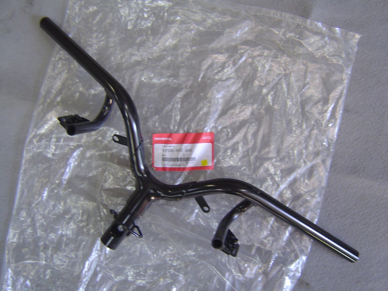Guidon Honda SES125 Dylan 02-06 – Réf. 53100KPZ900