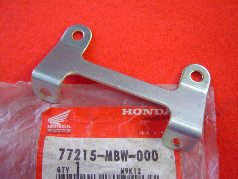 Armature feu arrière Honda CBR600 99-04 – Réf. 77215MBW000