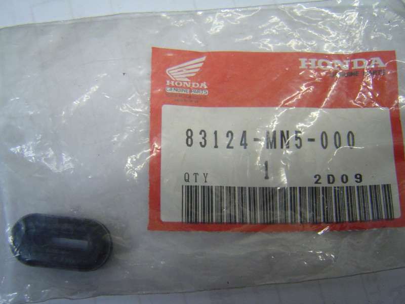Caoutchouc Cache Latéral Honda CB1100 GL1500 83124-MN5-000