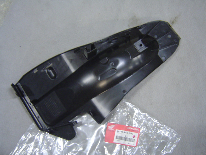 Garde Boue Arrière Honda SKY50 97-98 | Réf. 80105GCG930