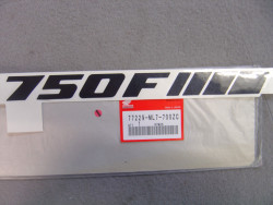Décor autocollant coté gauche code couleur type3 de VFR750FH 87