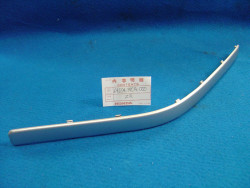 Garniture avant coté droit  couleur NHA27M de GL1800A 2005 HONDA 64204-MCA-000ZR