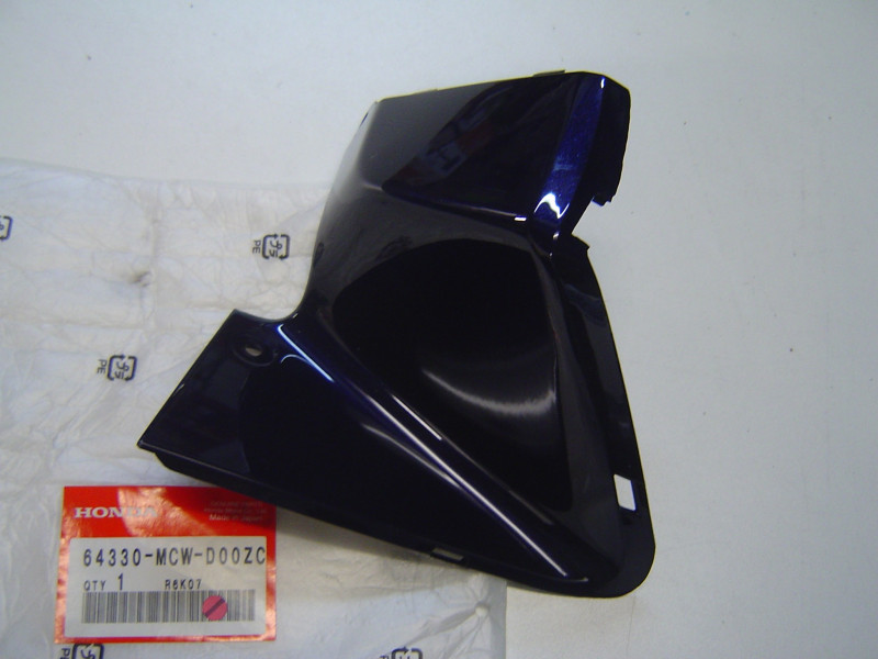 Cache Droit Compteurs Honda VFR800 2002-2004 Réf. 64330MCWD00ZC