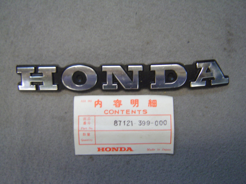 Emblème réservoir droit CB125T Honda - Réf. 87121399000