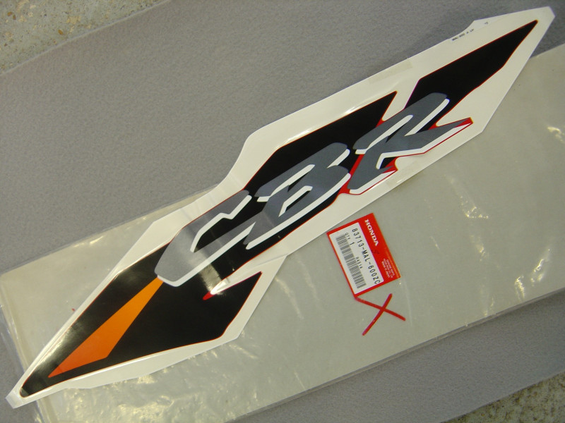 Décor flanc de selle gauche Honda CBR600FS 95 - 83713MAL600ZC