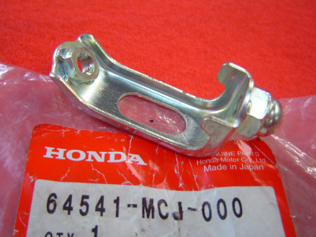 Support carénage inférieur droit Honda CBR900 00-01 - Réf. 64541-MCJ-000