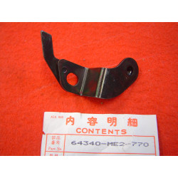 Support carénage latéral gauche de GL650 83