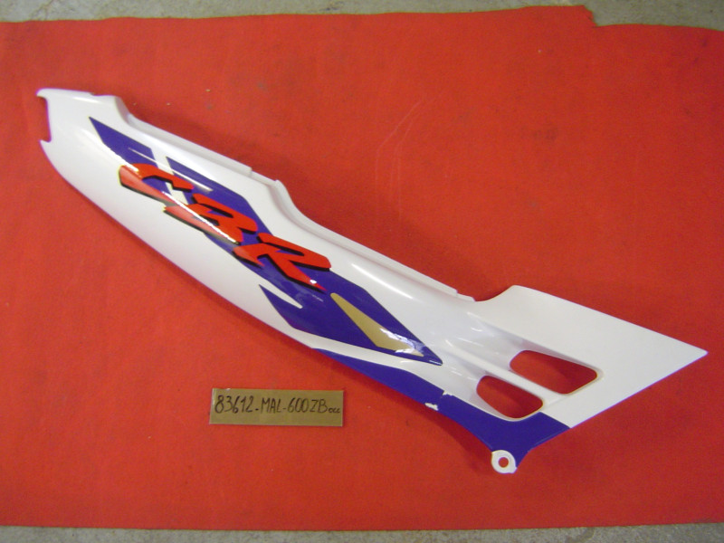 Cache latéral droit Honda CBR600 1995 – Pièce occasion