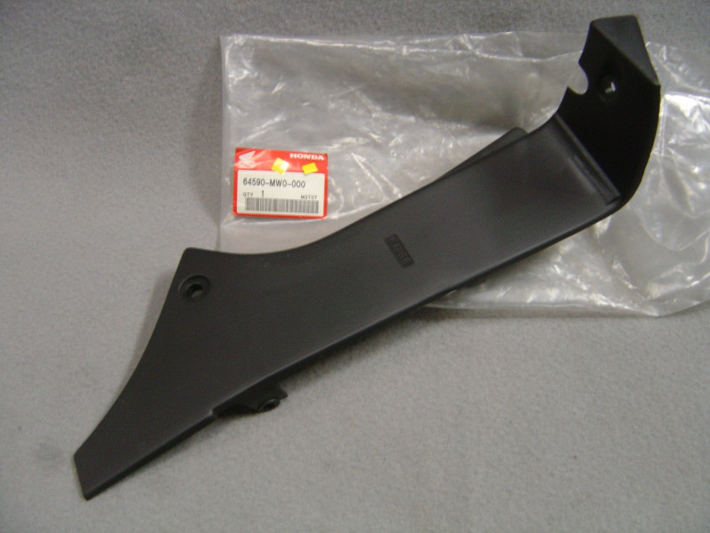 Garniture droite Honda CBR900RR 92-93 – Réf. 64590MW0000