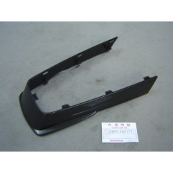 Enjoliveur garde boue avant Honda NH125 83 - Réf. 61104KG8000