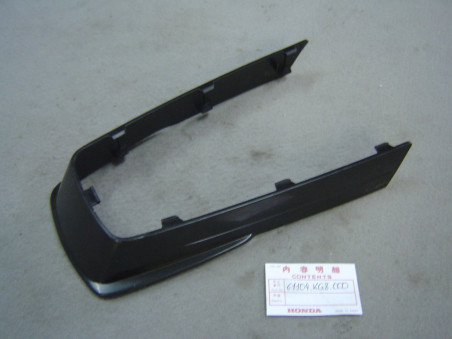 Enjoliveur garde boue avant Honda NH125 83 - Réf. 61104KG8000
