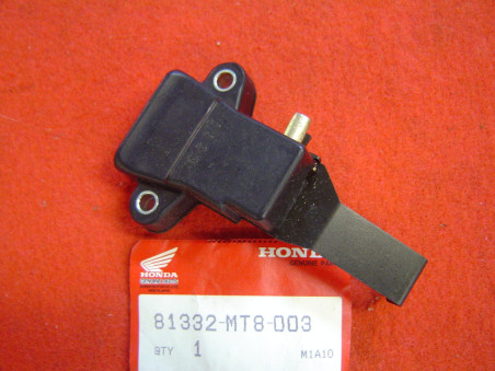 Cliquet arrêt sacoche AR gauche Honda GL1500 - Réf 81332MT8003