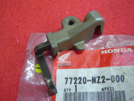 Verrouillage de selle Honda CBR1000 93-00 – Réf. 77220MZ2000