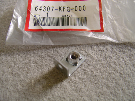 Équerre carénage avant Honda FES125 FES250 - 64307KFG000