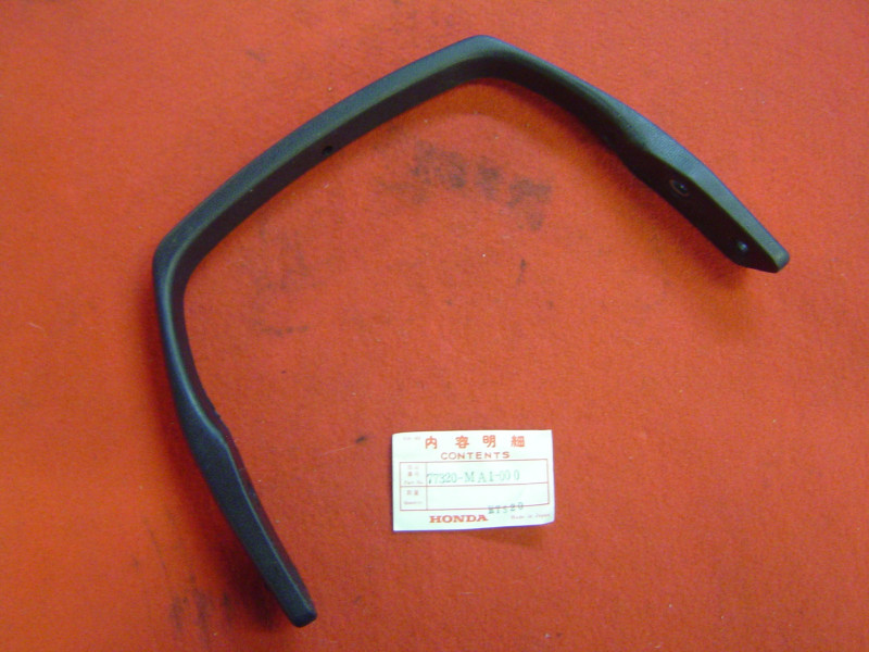 Barre maintien passager Honda GL500 GL650 réf. 77230-MA1-000