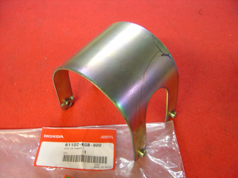 Pontet Garde Boue Avant Honda VT125C - Réf. 61102KGB900