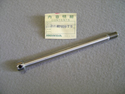Axe de Roue Avant Honda CZ100 - Réf. 44301032000