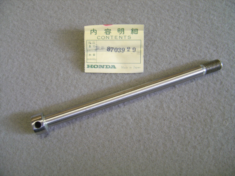 Axe de Roue Avant Honda CZ100 - Réf. 44301032000